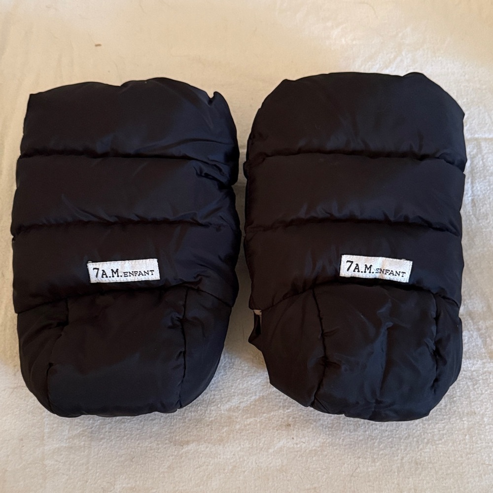 7 A.M. Enfant Cozy Black Handmuffs for Kids